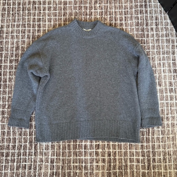 CO Boyfriend Crew Neck in Wool Cashmere - Picture 2 of 7
